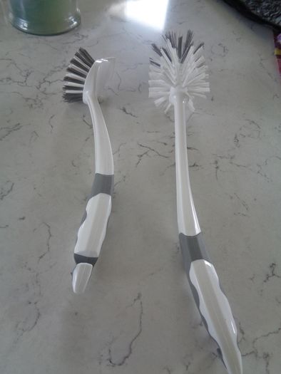Washing up Brushes x 2 for Sale