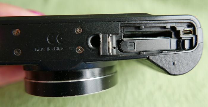 Maginon SZ-24 Digital Compact Camera 16,1MP - 24 x Optical Zoom Tested (battery cover is missing)
