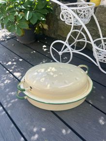 Vintage Beige Enamel Roasting Tin