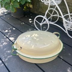 Vintage Beige Enamel Roasting Tin