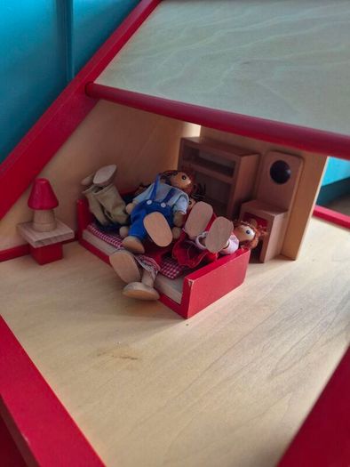 Vintage Dollhouse