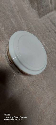 Carrolls no1 ashtray,nice condition,,price includes post to anywhere in ireland,collectors item ,with smoking ban..sold as seen.