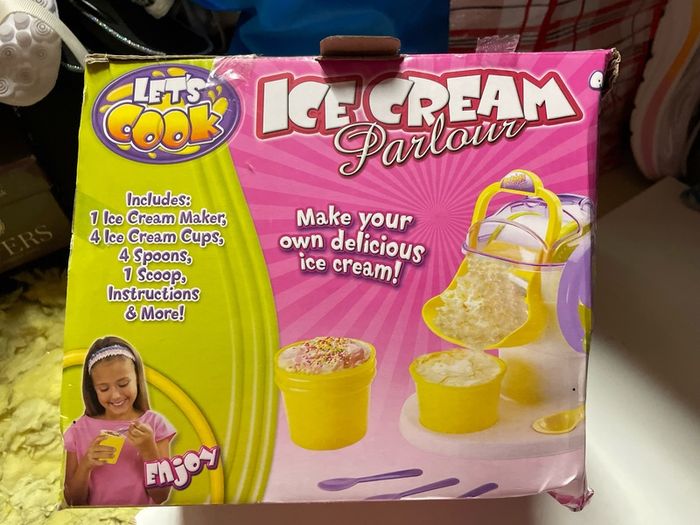 Ice Cream maker - new