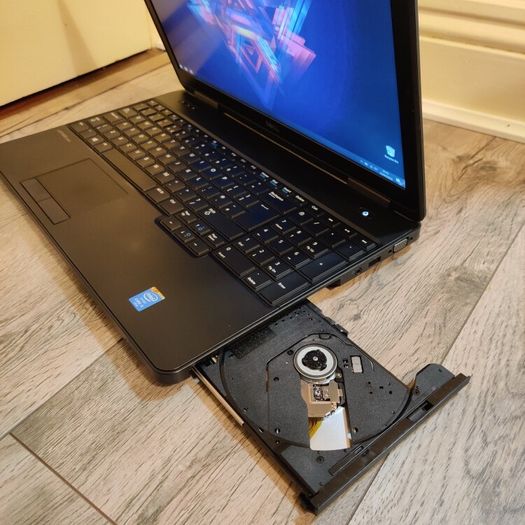 Dell Latitude laptop intel core i5 nvidia basic GPU