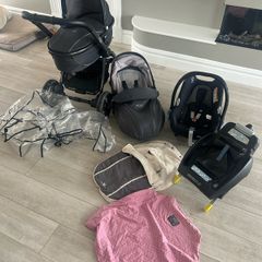 Egg stroller and carrycot travel system