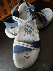 ladies skechers