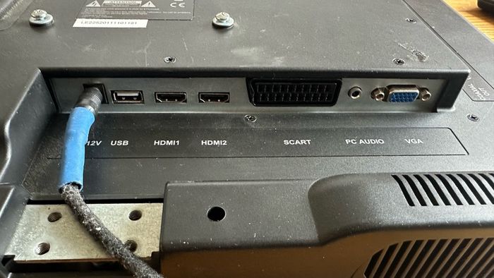 TV 12v with built-in DVD player