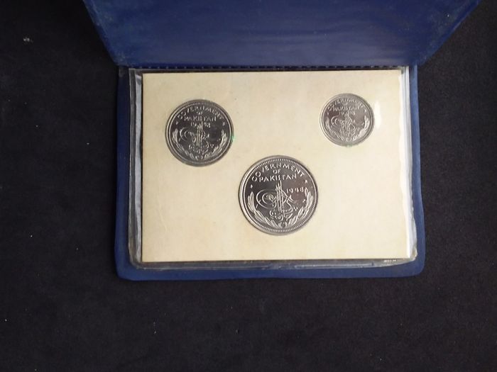 Rare Vintage 1948 Pakistan Mint Coin Set - Official Lahore Mint, Blue Wallet
