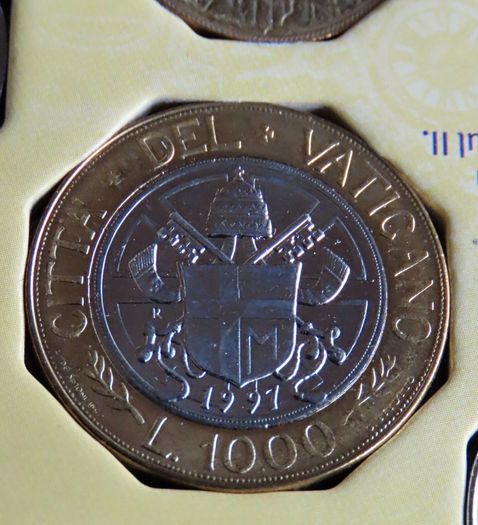 Vatican 10 coins set in CD case. Pope John Paul II 1000 & 500 Lire