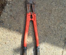 Bolt cutter