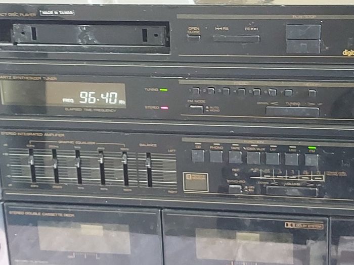Mitsubishi Music Centre, Model DA-60R, Radio, CD, Tape, Phono, Aux, 2 Philips speakers included, in good condition for its age
