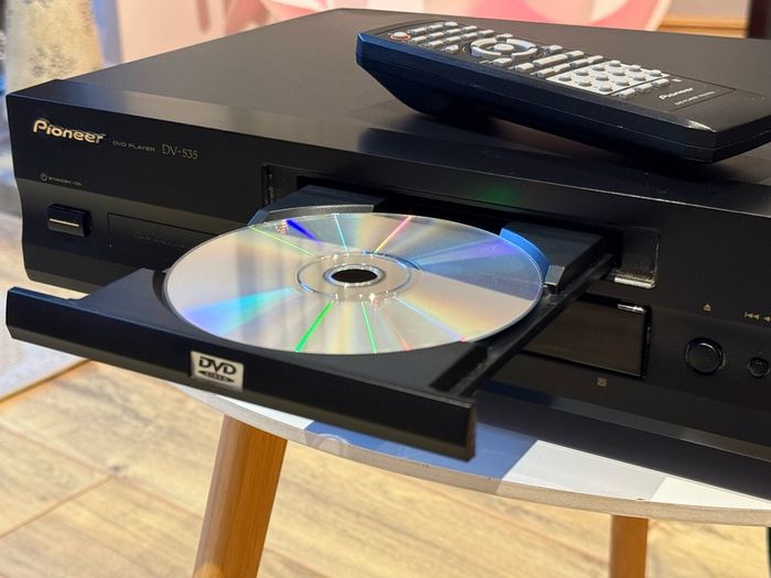 Pioneer DV-535 Audiophile CD and DVD Player - 96kHz 24-bit DAC, Remote Included, Serviced
