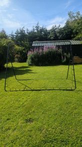 Rebounder and goal