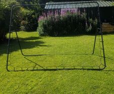 Rebounder and goal