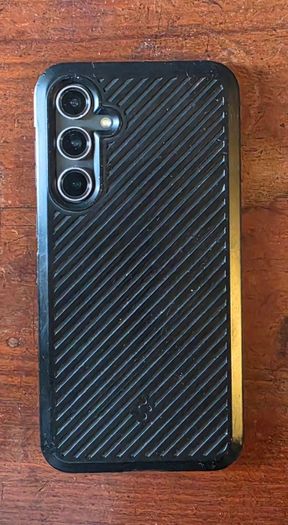 Samsung Galaxy S23 FE + Spigen Case, Mint condition