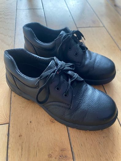 Work shoes