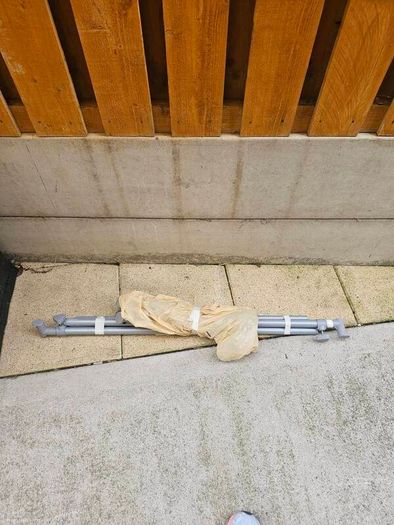 clothes rack