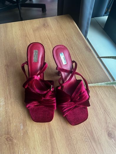 Burgundy Velvet Heels Size 7 UK