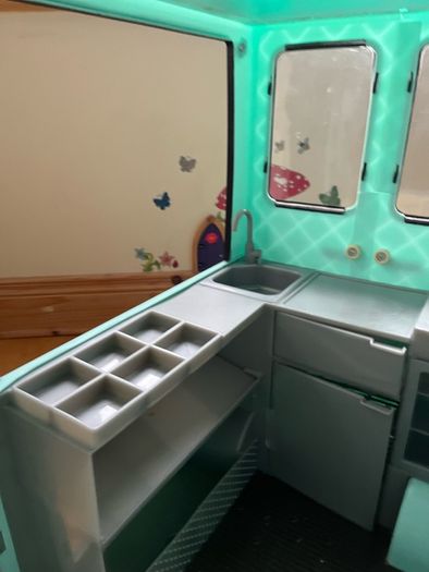 our generation ice cream truck / dolls / dog and accessories