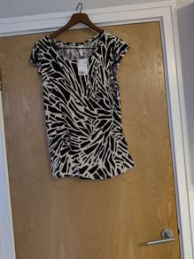 H&M Top.  S. Large - 16.   B.N.W.T.