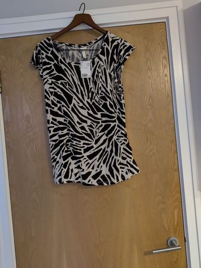 H&M Top.  S. Large - 16.   B.N.W.T.