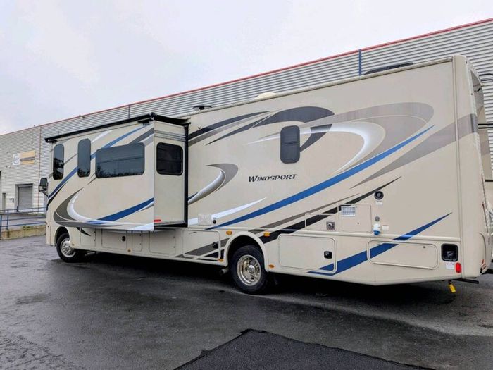 Thor Windsport 33ft Motorhome