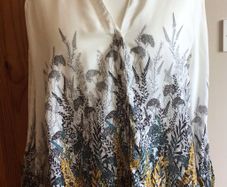 Per una Ladies Blouse white black yellow blue Size 18 includes postage