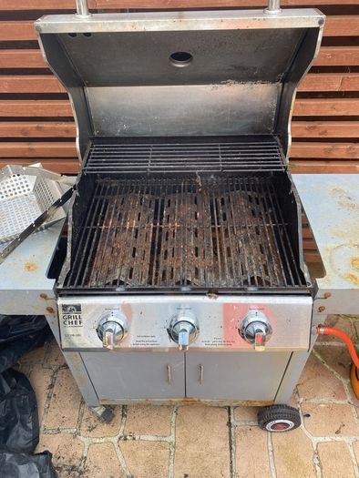BBQ gas. Read full ad