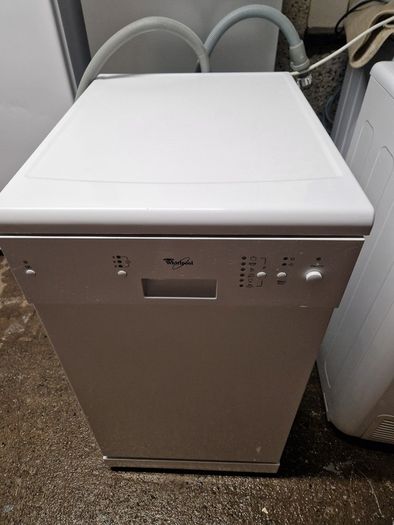Whirlpool slimline dishwasher