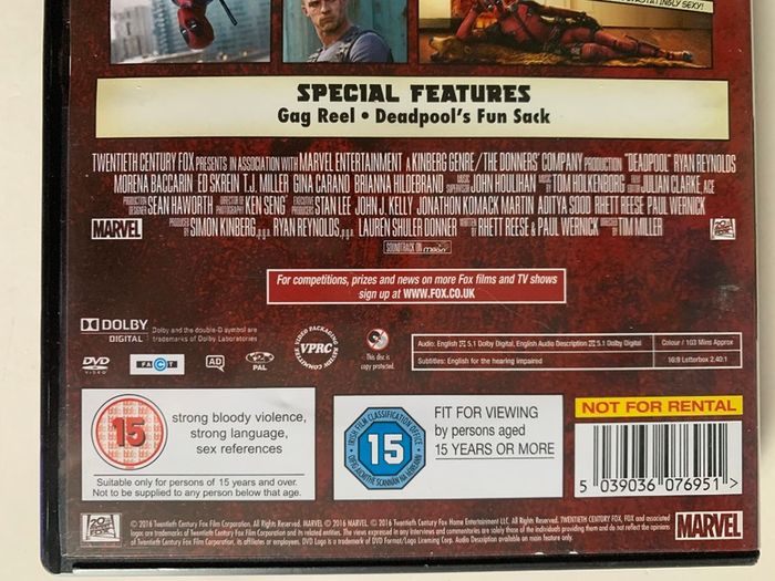 Deadpool (Marvel) [2016] Ryan Reynolds & Morena Baccarin