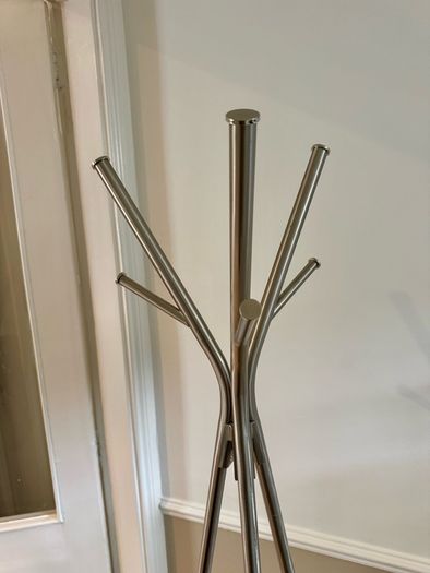 Stylish and practical coat stand