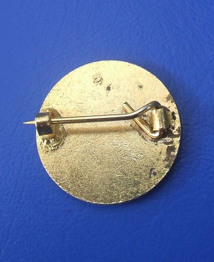 FAIR ORGAN PRESERVATION SOCIETY (fairground organs) - a vintage membership badge (c.1970's). A scarce badge.