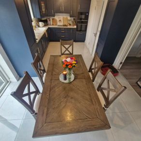 Dining room table and 6 matching chairs