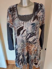 Bonita long sleeve tunic dress size UK16/18 EU44/46 Postage included
