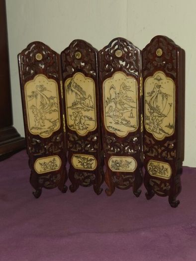Vintage Chinese miniature table screen