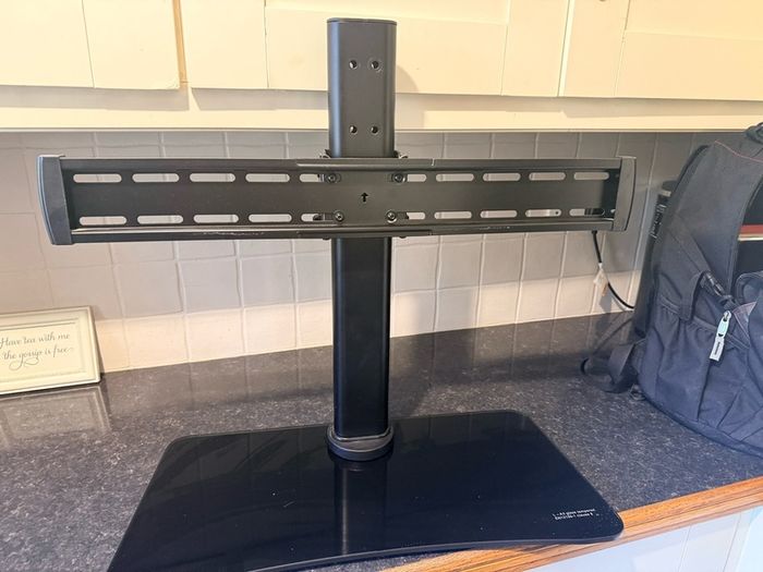 Tv universal table top stand