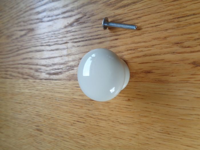 Cream Ceramic Knobs x 4 for Sale