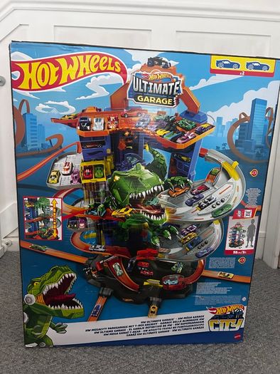 Hot wheels ultimate garage