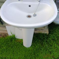 Bathroom sink