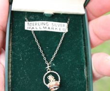 Vintage Sterling Silver Hallmarked 925 Necklace with a Pendant