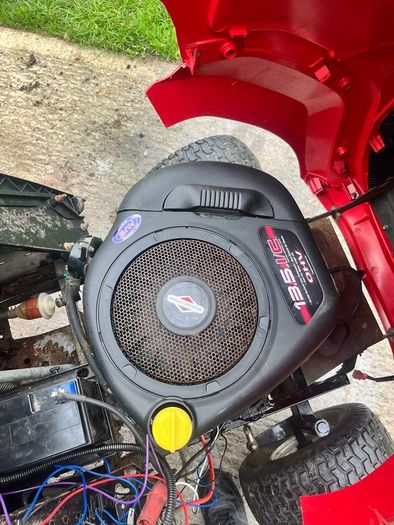 Ride on lawnmower