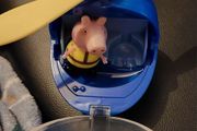 Peppa Pig rare helicopter with a figure (1046)
