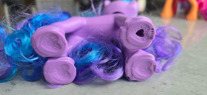 Large Izzy Moonbow Brushable 6 inch MLP G5 My Little Pony Hasbro 2021