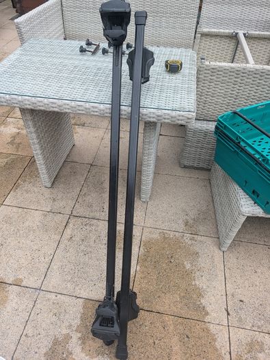 Car roof rails