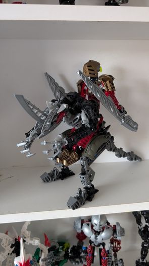 Bionicle Lhikan and Kikanalo