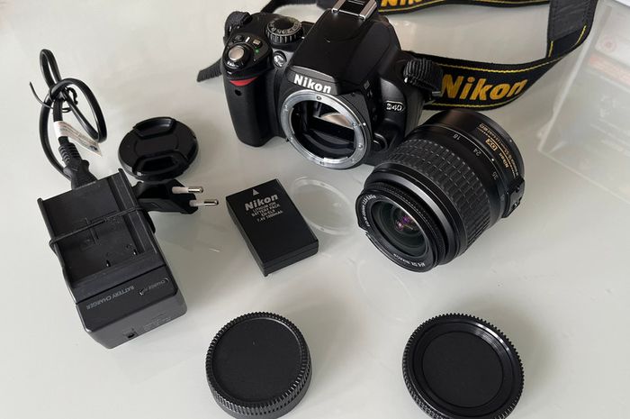 Nikon D40 camera with 18-55mm lens