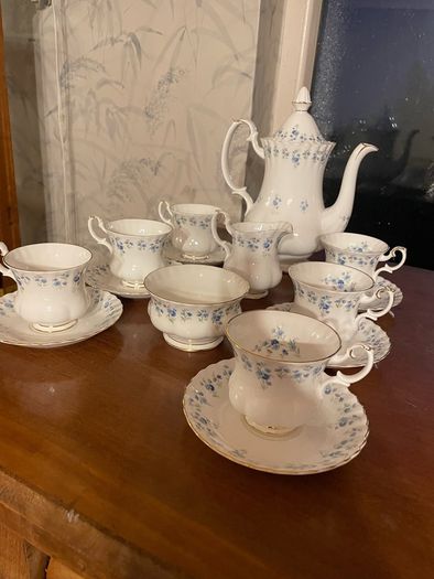 Royal Albert Memory Lane bone china England a very collectible vintage tea coffee service.