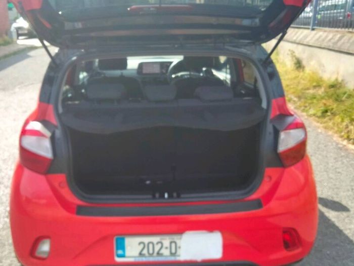 Hyundai i10 Deluxe Plus TwoTone