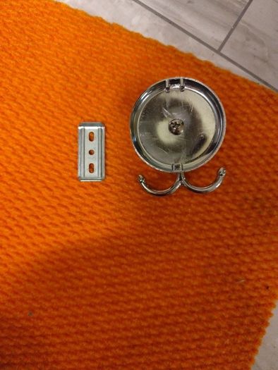 robe hook x 4