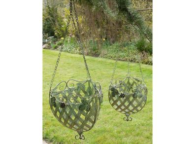 Green Hanging Baskets (Set of 2) D201